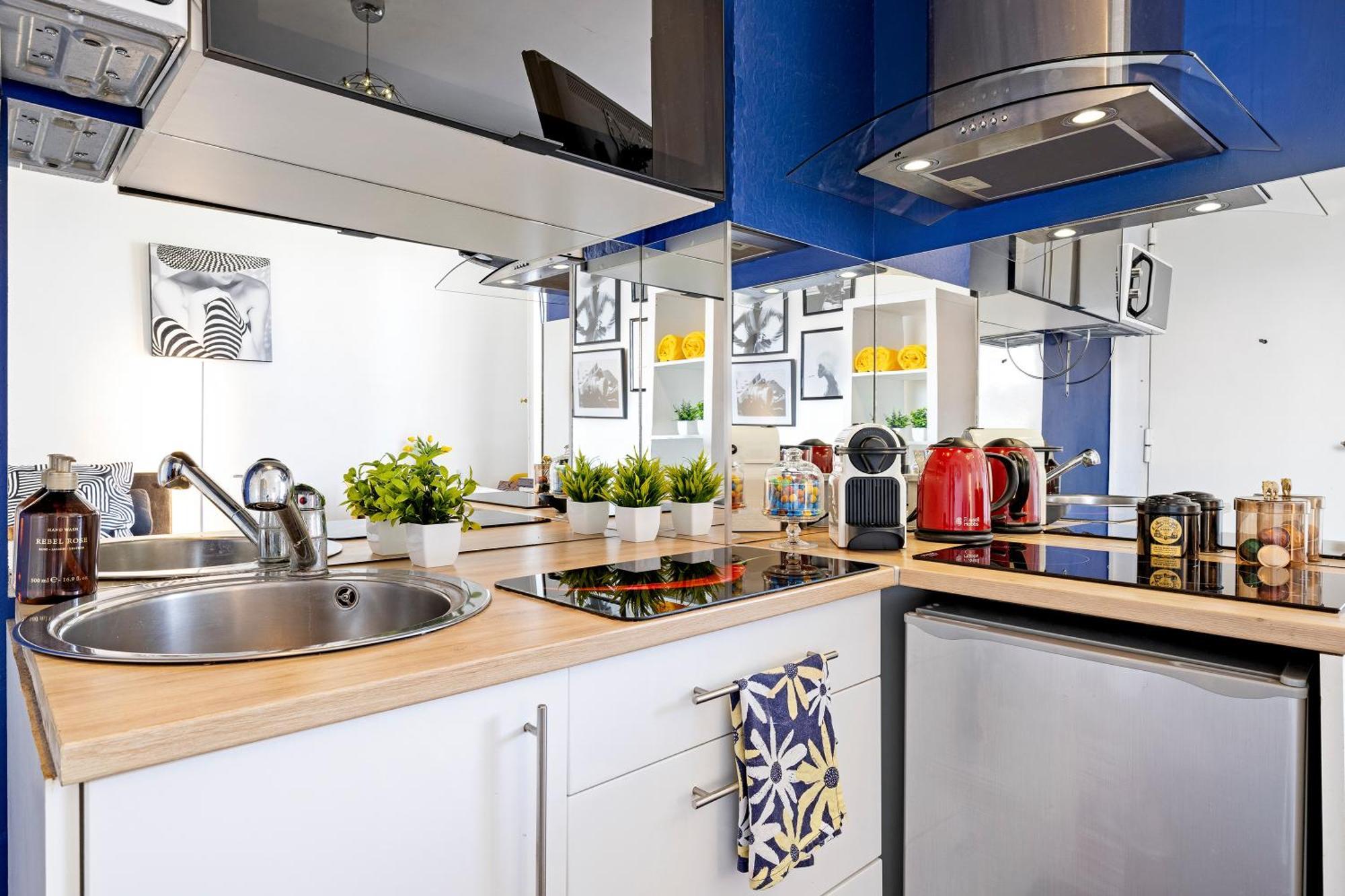 Center - Balcony Quiet - Air Conditioner - Kitchen - Wifi - Tram Νίκαια Εξωτερικό φωτογραφία